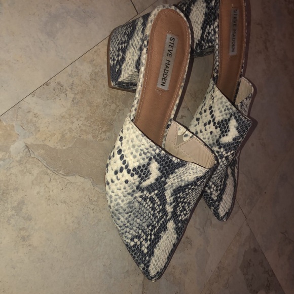 Prwnd Steve Madden black and beige leather snake print clogs slip on sz10 - Picture 4 of 11